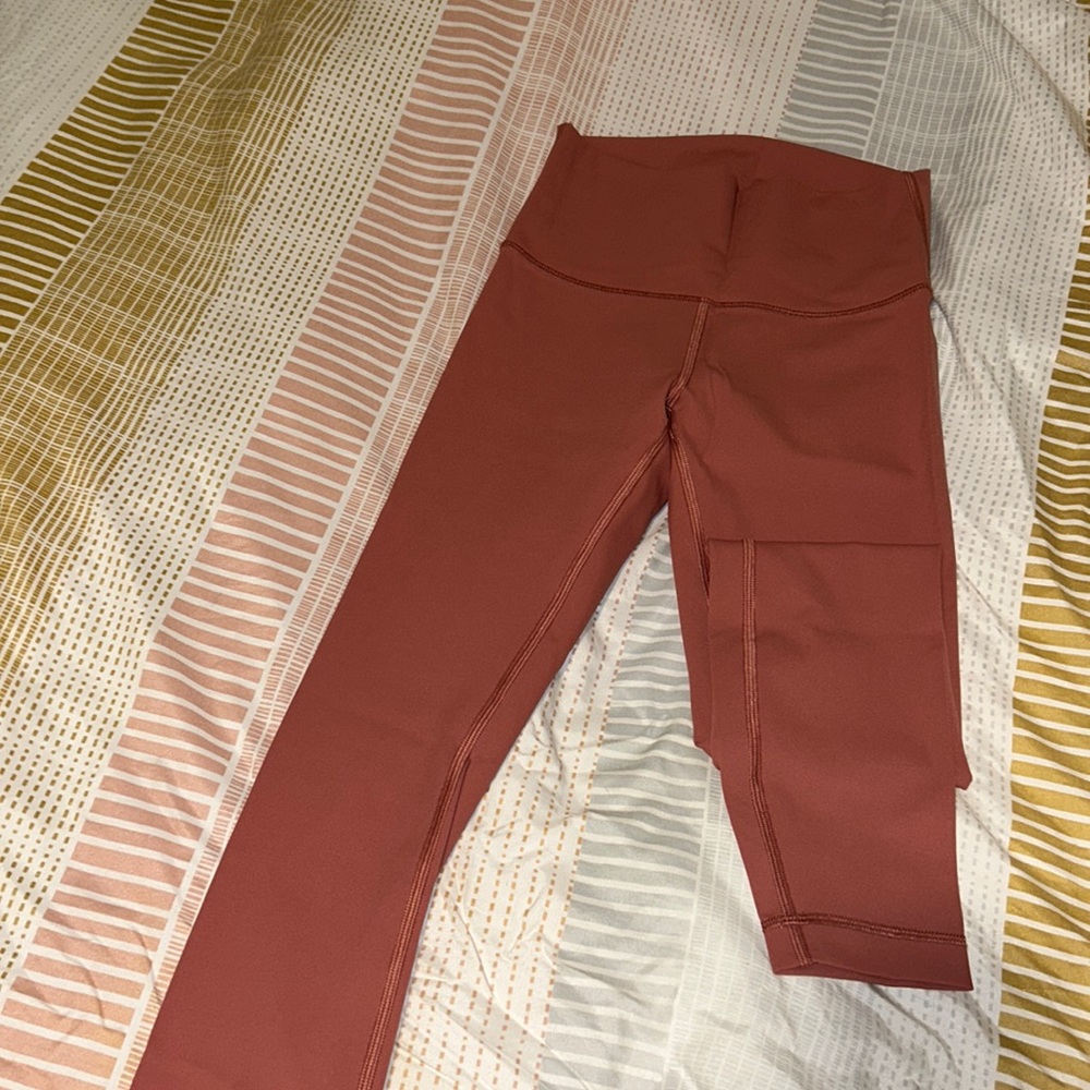 Lululemon mauve colored wunder under leggings. Brand new, size 2